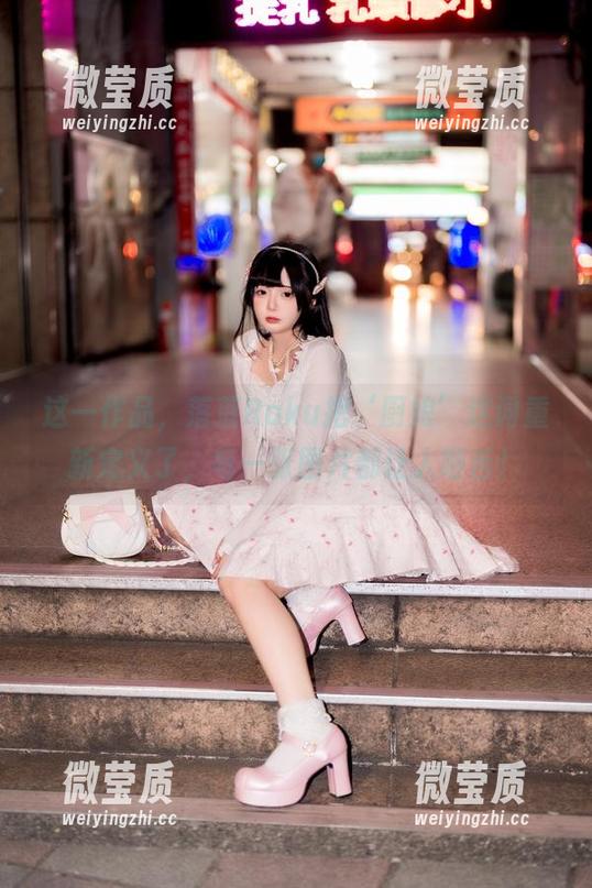 这一作品，落落Raku把‘厨娘’这词重新定义了，每一张图片都让人咂舌！-微莹质