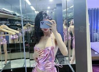 微密圈 - 葛征的蝙蝠皮服：在线上你一定会想，“这也太骚了吧？”
