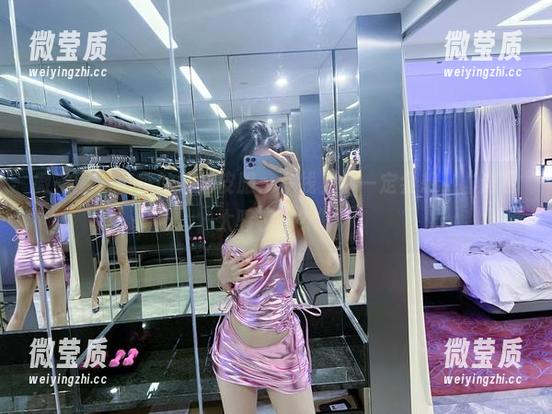 微密圈 - 葛征的蝙蝠皮服：在线上你一定会想，“这也太骚了吧？”-微莹质