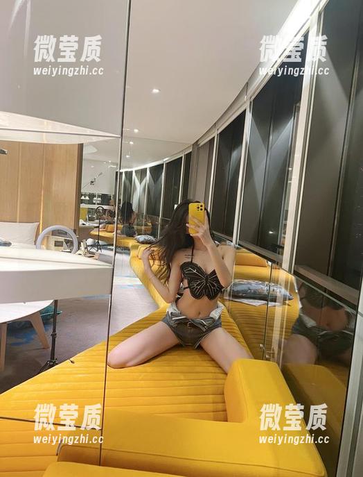 微密圈 - 水面上轻盈舞动的葛征，泳衣写真集，高清细节看得见！-微莹质