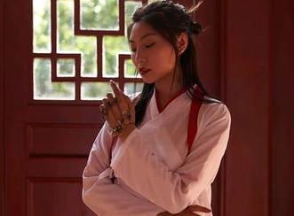 蜜桃社 - 不让人失望！琉璃lily的最新镂空套图，搞得我脑洞大开，果然是个大胆的好奇者。