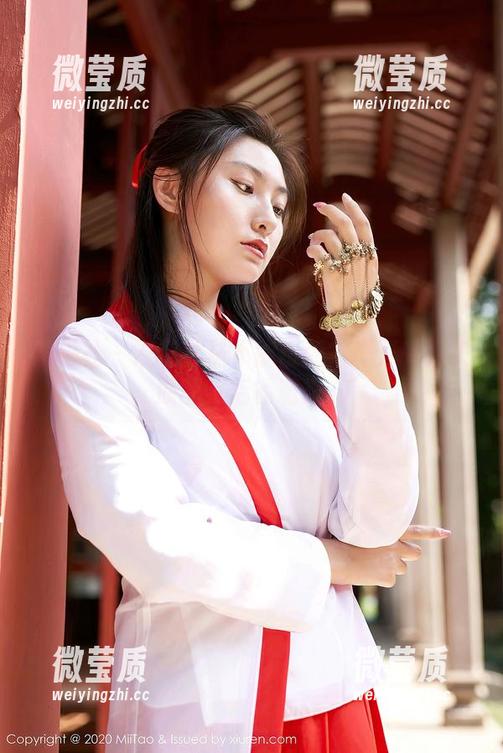 蜜桃社 - 谁说棉袜不能出圈？揭开韩贝贝原图背后的邂逅。-微莹质