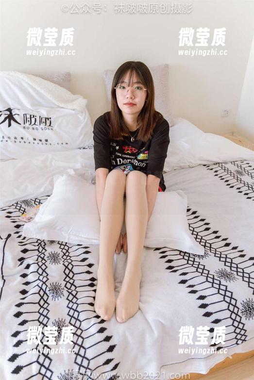 袜啵啵 - 甜甜圈带来的最新作品：马丁靴，让我多看了几眼。-微莹质