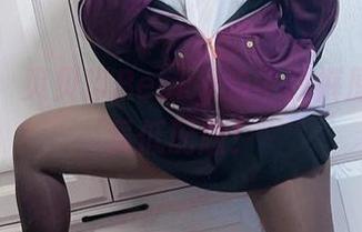 看这里！贝贝琪Becky的牛仔裤原图，全员低配版！