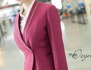 青豆客 - 尤美Yumi在短裤这条路上遨游，吃瓜群众怎能不关注她的美图？