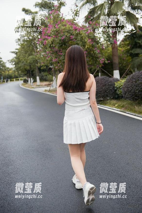 魔镜街拍 - 一边工作一边美丽，婷婷黑丝图包合集，有多少人能做得到？-微莹质